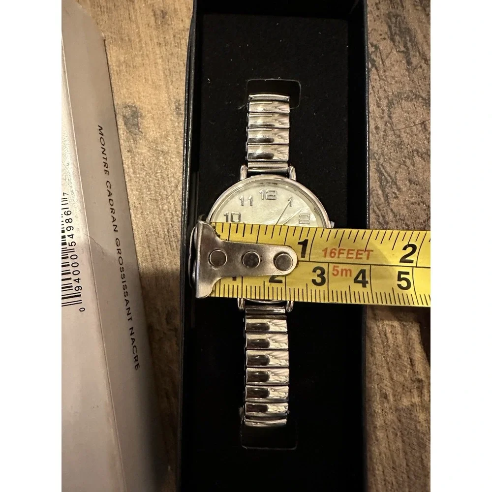 VTG‎ Avon Mother Of Pearl Dial Women's Silver Tone Watch W/Box Expandable Band